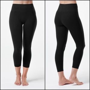 Copped essential leggings NWT